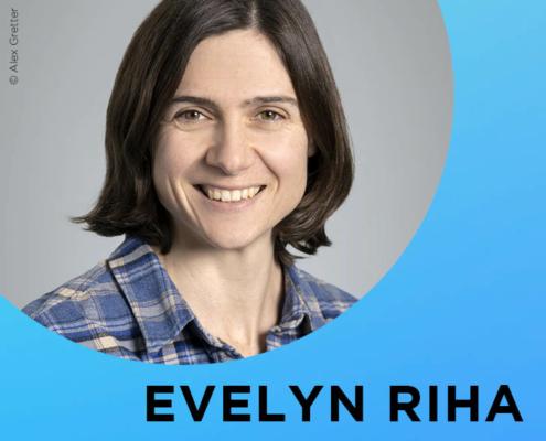 Porträt von Evelyn Riha, die Mädchen zur Technik und in die IT bringen möchte.